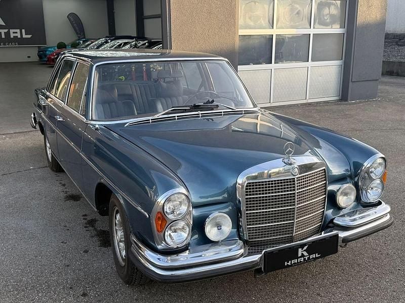 Blau Gebraucht 1970 Mercedes 280 SE Limousine | 29.990 € - Bild 1/4