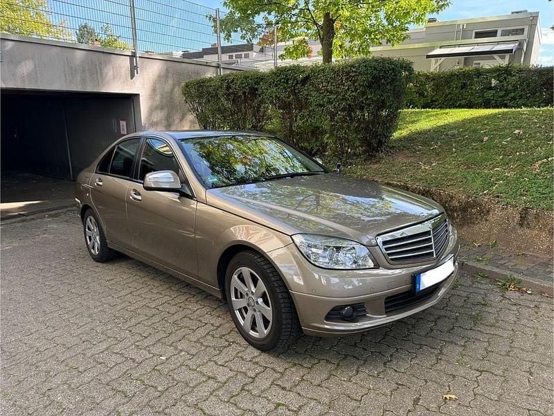 Beige Gebraucht 2007 Mercedes C220 Limousine | 8.000 € (Etwas zu teuer) - Bild 1/4