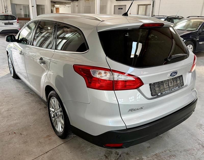 Gebraucht Ford Focus Titanium 125 PS (91 kW) 2013 Silber Kombi