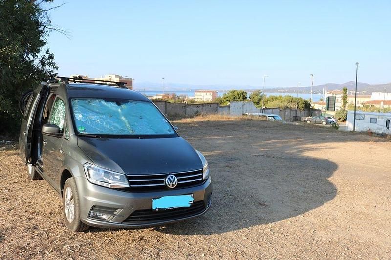 Grau Gebraucht 2019 VW Caddy Comfortline Van / Kleinbus | 16.999 € (Teuer) - Bild 1/1