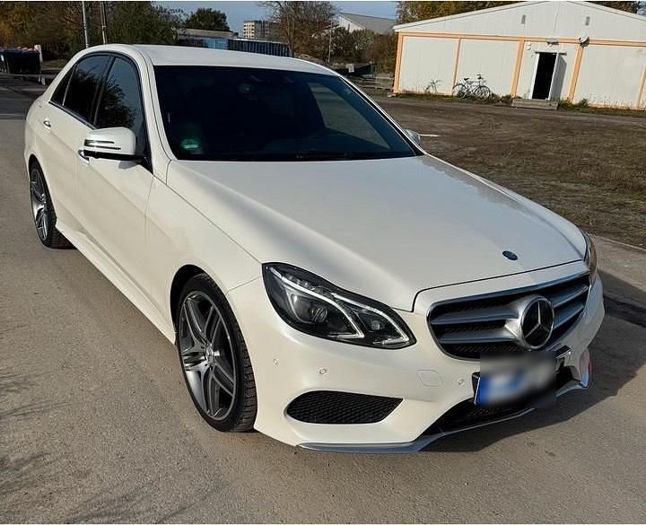 Weiß Gebraucht 2013 Mercedes E500 AMG Limousine | 24.799 € (Fairer Preis) - Bild 1/4