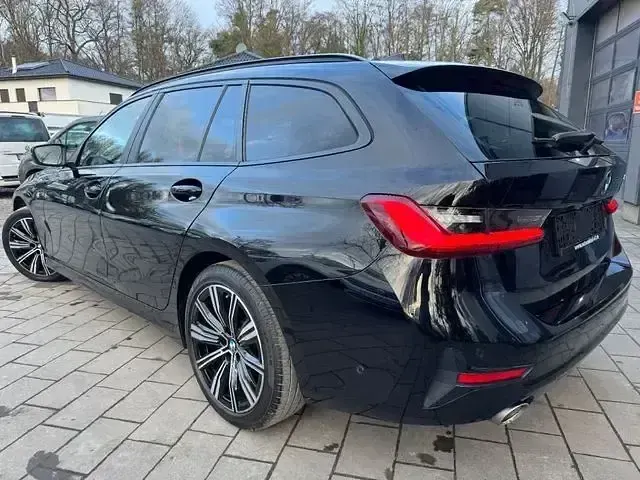 Gebraucht BMW 320 Performance 190 PS (139 kW) 2020 Skyscraper grau Kombi
