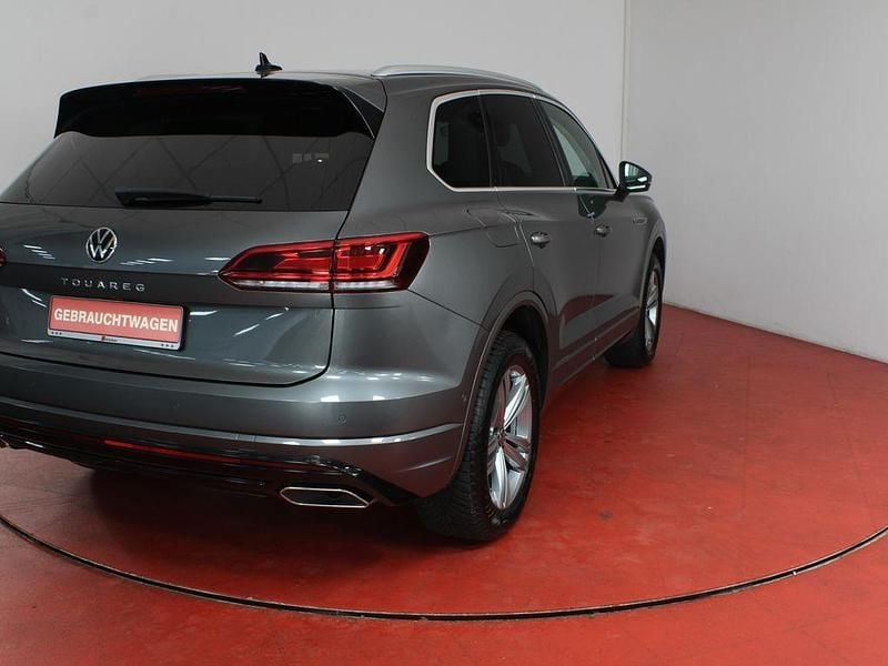 Gebraucht VW Touareg R-line 231 PS (169 kW) 2022 Siliziumgrau metallic (metallic) SUV
