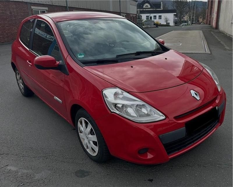 Gebraucht Renault Clio IV 75 PS (55 kW) 2013 Rot Kleinwagen