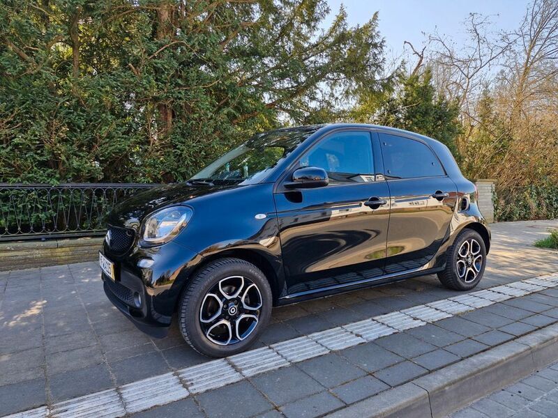 Schwarz Gebraucht 2017 Smart ForFour Prime Kleinwagen | 12.700 € (Fairer Preis) - Bild 1/4