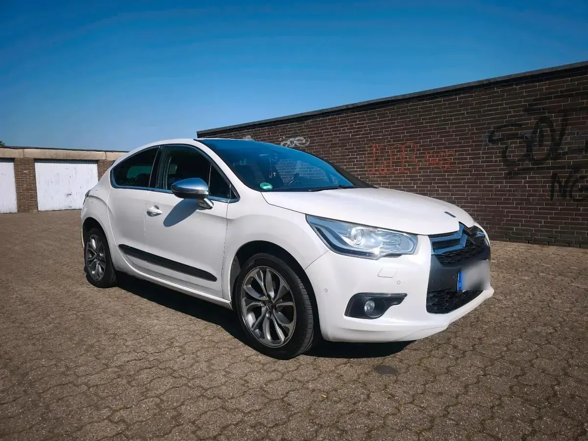 Gebraucht Citroën DS4 112 PS (82 kW) 2011 Weiß Kleinwagen