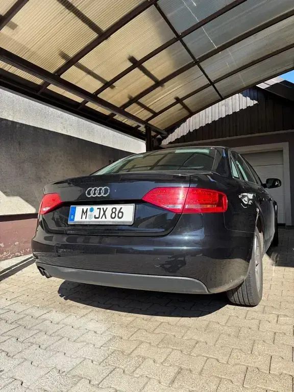 Gebraucht Audi A4 160 PS (117 kW) 2009 Schwarz Limousine