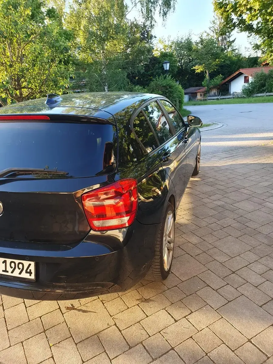 Gebraucht BMW 116 136 PS (100 kW) 2012 Schwarz Kleinwagen