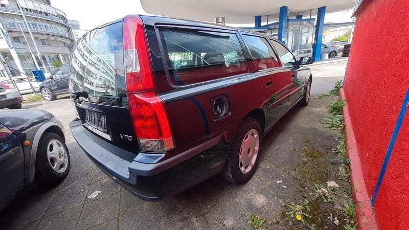 Gebraucht Volvo V70 140 PS (102 kW) 2001 Schwarz Kombi