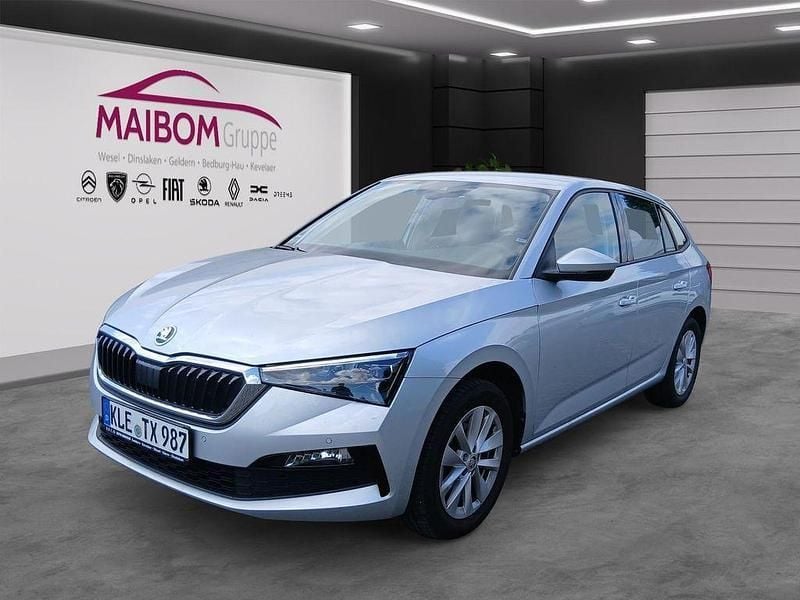 Brilliantsilber metallic Gebraucht 2024 Skoda Scala Selection Kleinwagen | 23.900 € (Guter Preis) - Bild 1/4
