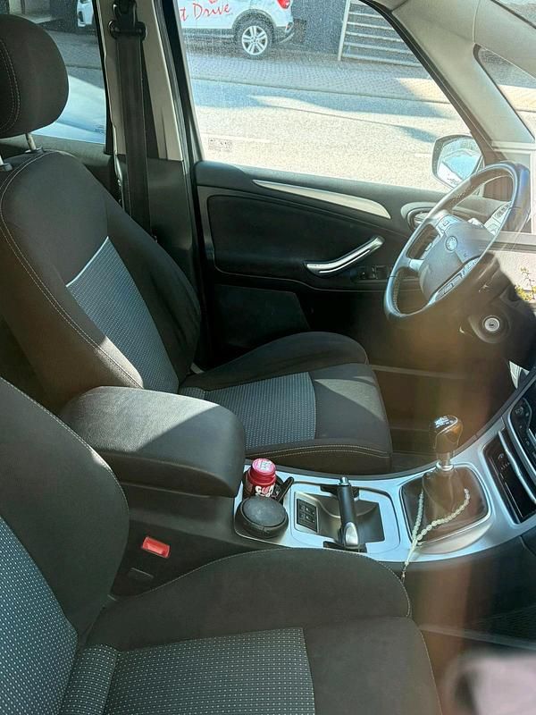 Second-hand Ford S-MAX S 140 CP (102 kW) 2011 Albastru Monovolum