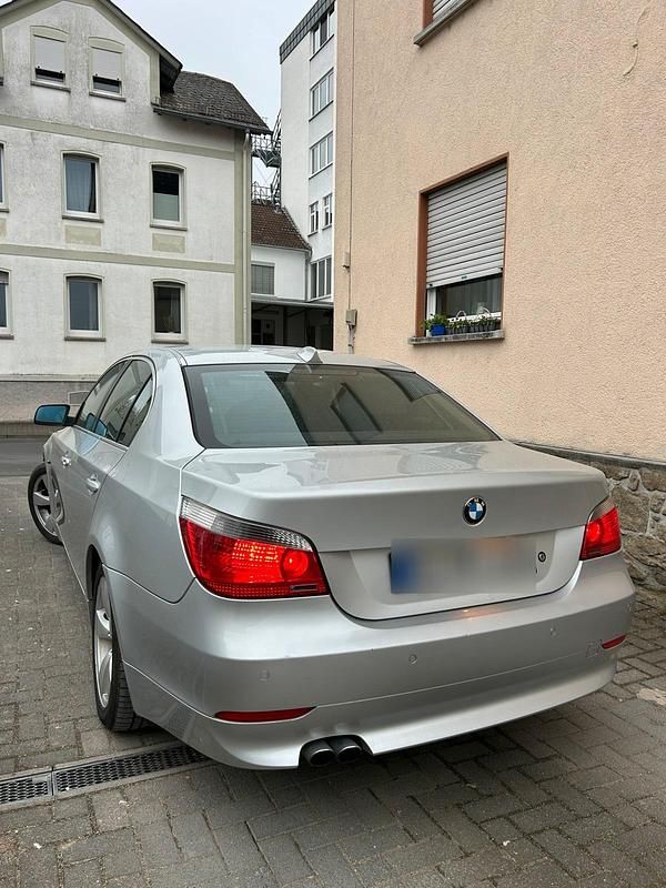 Gebraucht BMW 525 192 PS (141 kW) 2004 Silber Limousine