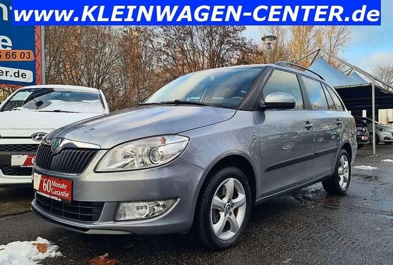 Blau Gebraucht 2013 Skoda Fabia Kombi | 9.885 € (Teuer) - Bild 1/4