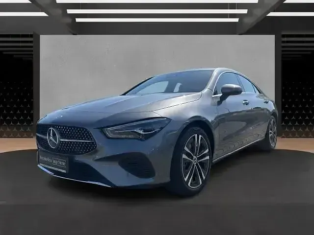 Gebraucht Mercedes CLA200 Progressive 163 PS (119 kW) 2025 Grau Coupé