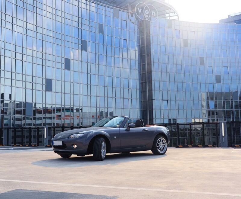 Grau Gebraucht 2009 Mazda MX5 Cabrio | 8.200 € (Fairer Preis) - Bild 1/4