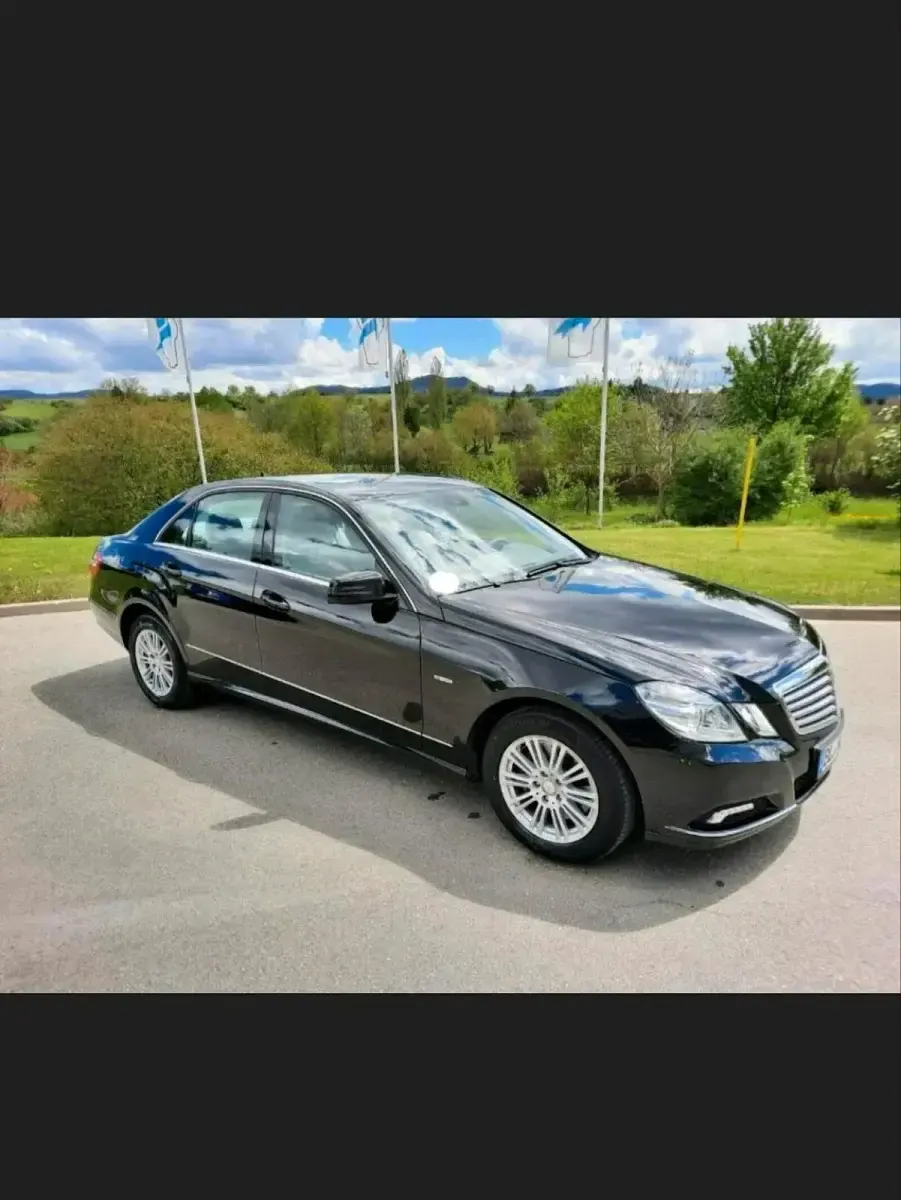 Gebraucht Mercedes E350 292 PS (214 kW) 2010 Schwarz Limousine