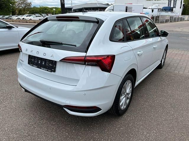 Neu Skoda Scala Selection 150 PS (110 kW) 2026 Weiß Kleinwagen