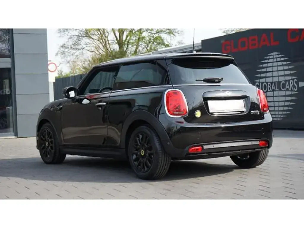 Gebraucht Mini Cooper 135 kW (184 PS) 2022 Midnight black (metallic) Kleinwagen