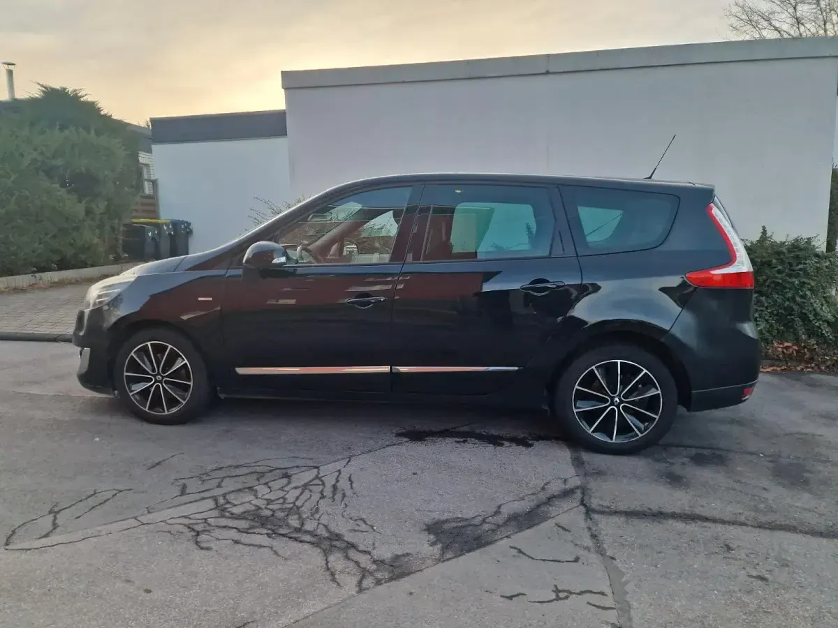 Gebraucht Renault Grand Scénic III Bose Edition 109 PS (80 kW) 2012 Schwarz Van / Kleinbus