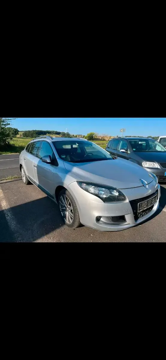 Gebraucht Renault Mégane GrandTour 106 PS (77 kW) 2010 Silber Kombi