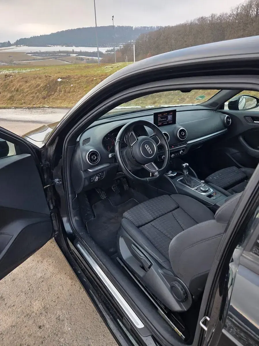 Second-hand Audi A3 Ambition 125 CP (91 kW) 2012 Negru Hatchback