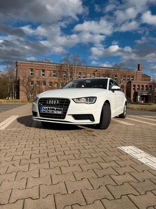Gebraucht Audi A3 85 PS (62 kW) 2014 Weiß Limousine