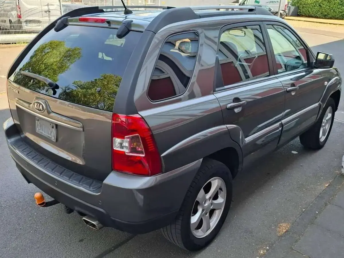 Gebraucht Kia Sportage 141 PS (103 kW) 2010 Grau SUV
