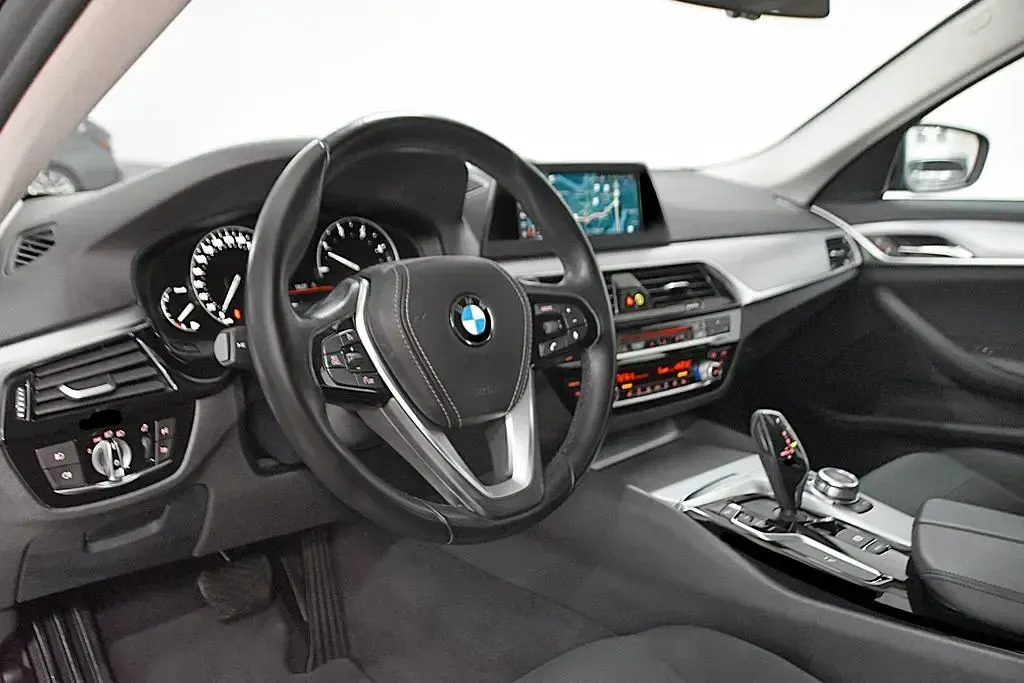 Gebraucht BMW 520 190 PS (139 kW) 2018 Schwarz Limousine