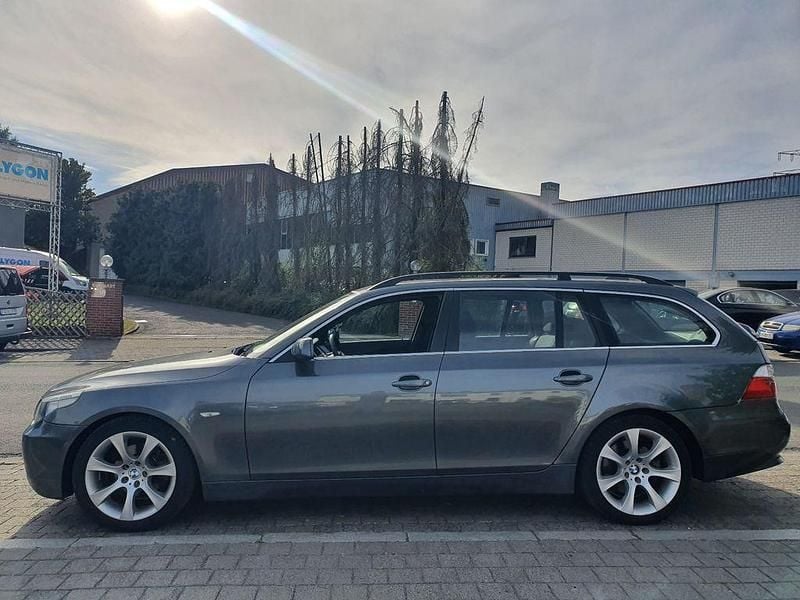 Gebraucht BMW 520 163 PS (119 kW) 2006 Grau Limousine