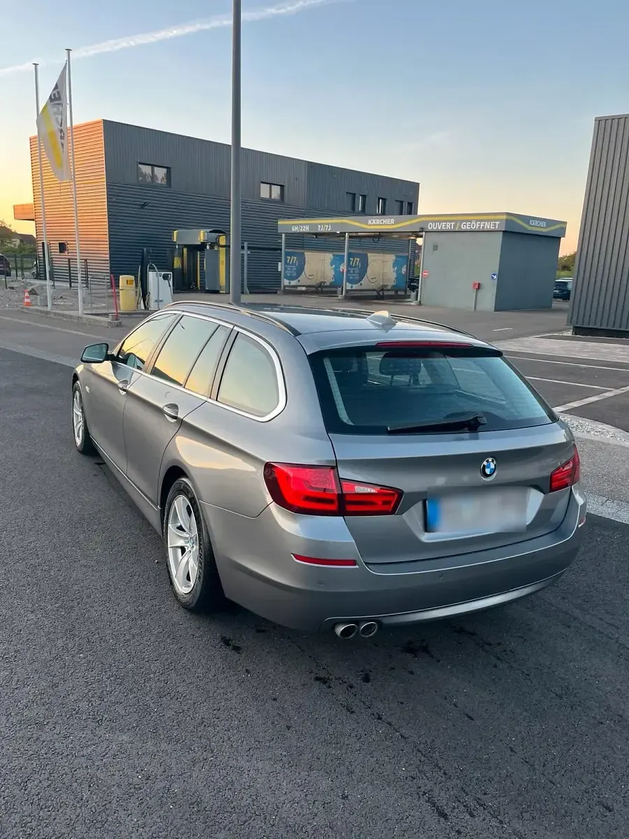 Gebraucht BMW 525 218 PS (160 kW) 2013 Silber Kombi