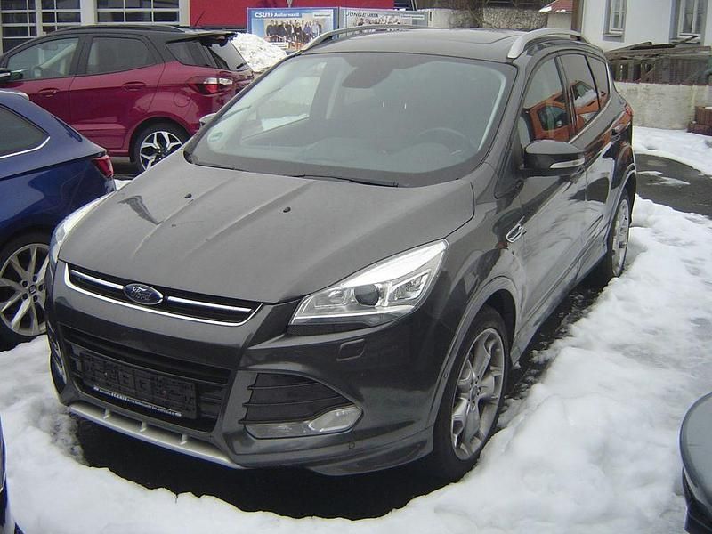 Gebraucht Ford Kuga Individual 179 PS (131 kW) 2016 Grau SUV