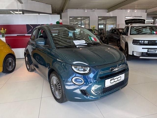 Neu Fiat 500 65 PS (47 kW) 2026 Grün Limousine