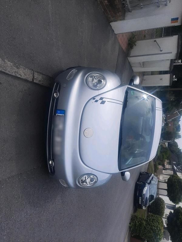 Silber Gebraucht 2002 VW Beetle Kleinwagen | 1.950 € (Fairer Preis) - Bild 1/4
