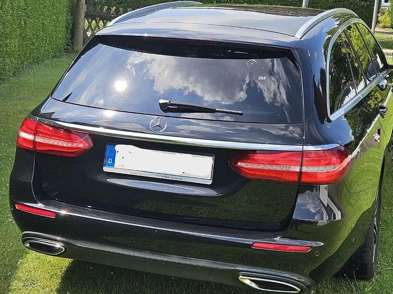 Gebraucht Mercedes E300 245 PS (180 kW) 2018 Schwarz Kombi