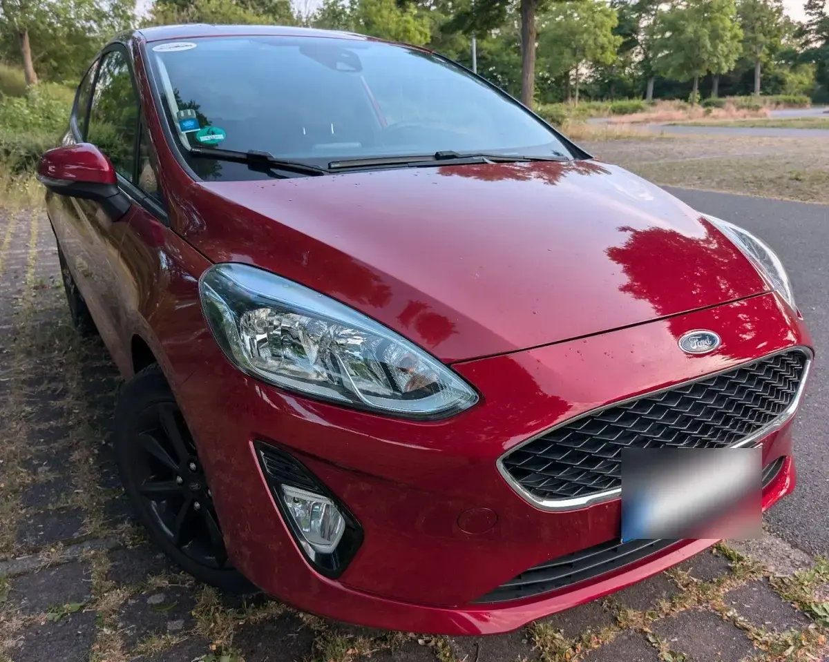 Gebraucht Ford Fiesta Cool & Connect 101 PS (74 kW) 2018 Rot Kleinwagen