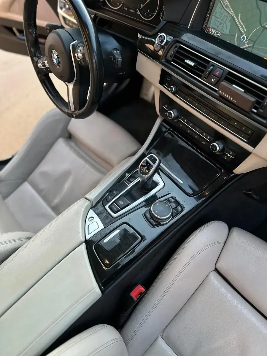 Gebraucht BMW 525 218 PS (160 kW) 2015 Grau Kombi