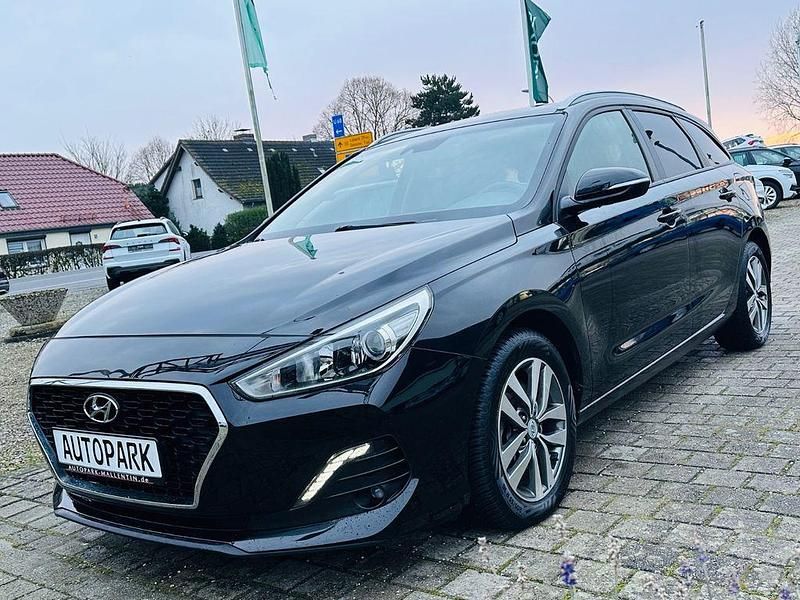 Gebraucht Hyundai i30 140 PS (102 kW) 2019 Schwarz Kombi