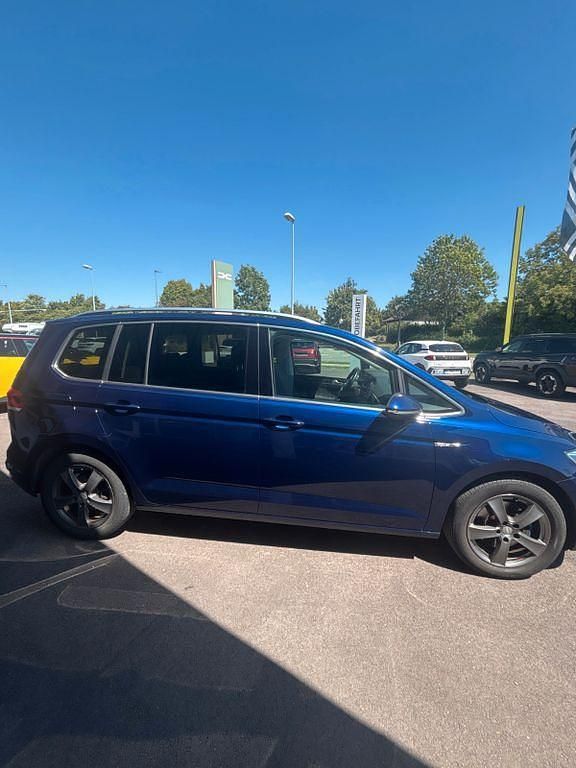 Gebraucht VW Touran Highline 150 PS (110 kW) 2017 Blau Van / Kleinbus