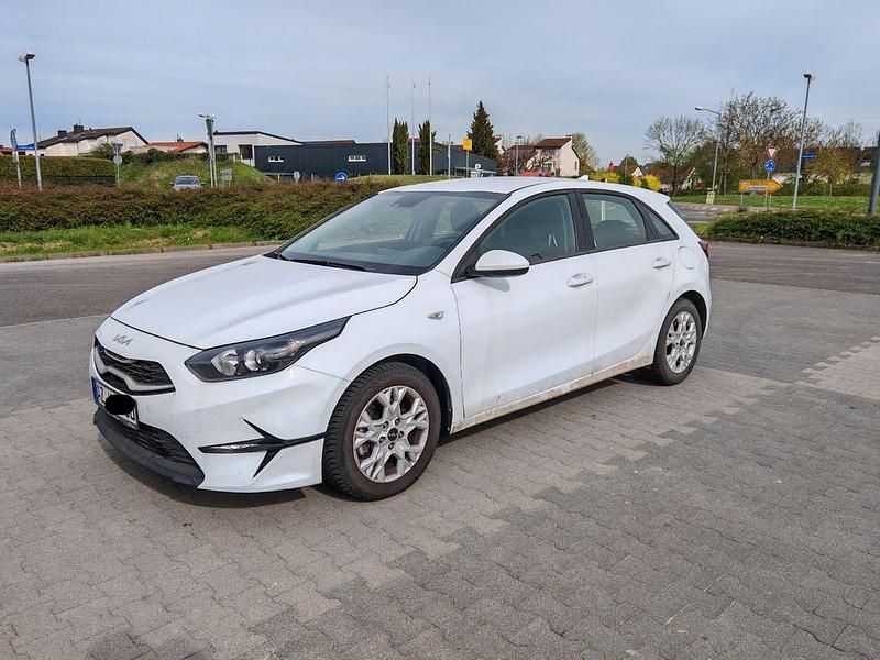 Gebraucht Kia Ceed Vision 101 PS (74 kW) 2024 Weiß Kleinwagen