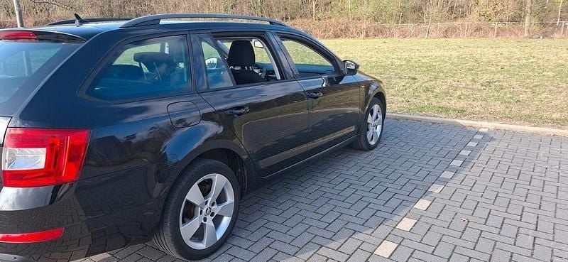 Gebraucht Skoda Octavia Joy 150 PS (110 kW) 2017 Schwarz Kombi