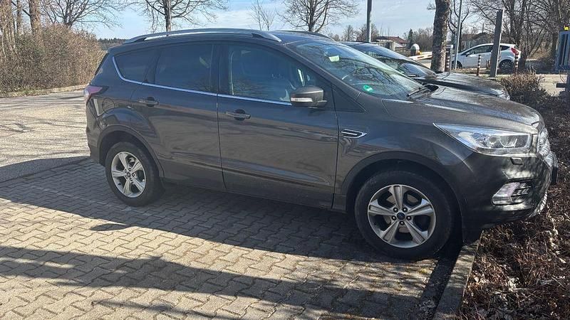 Gebraucht Ford Kuga Cool & Connect 150 PS (110 kW) 2019 Grau SUV