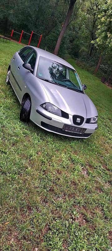 Silber Gebraucht 2003 Seat Ibiza Kleinwagen | 600 € (Guter Preis) - Bild 1/4
