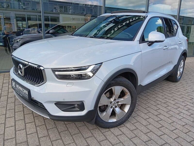 Silber Gebraucht 2019 Volvo XC40 Momentum SUV | 25.900 € (Fairer Preis) - Bild 1/4