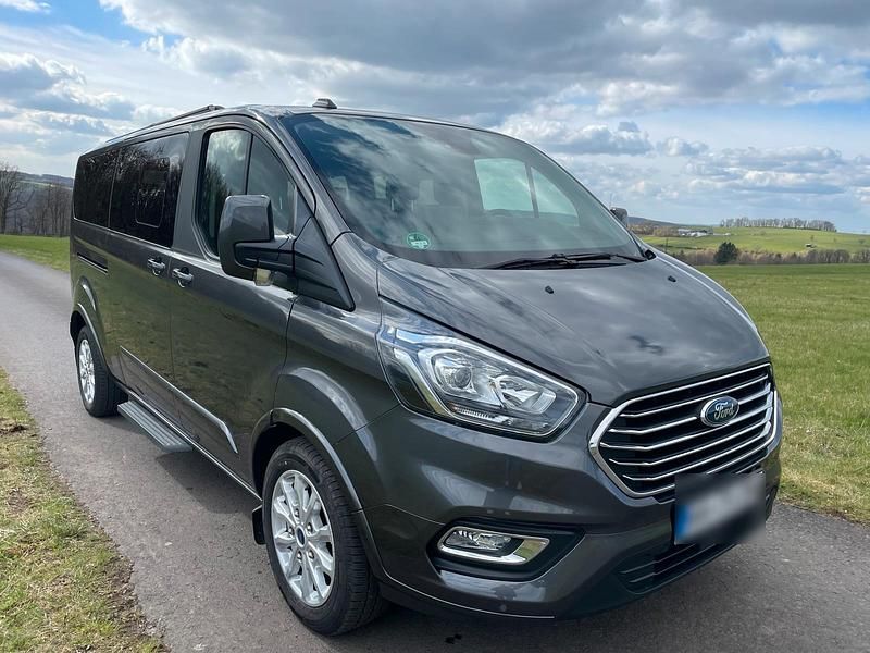 Gebraucht Ford Tourneo 170 PS (125 kW) 2023 Grau Van / Kleinbus
