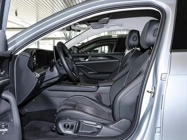 Gebraucht VW Passat Business 150 PS (110 kW) 2025 Oyster silver metallic Kombi