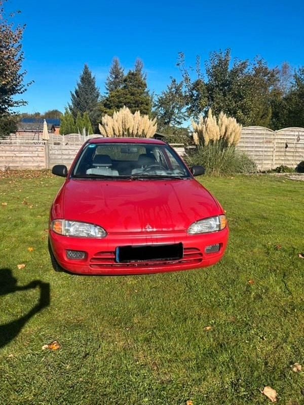 Rot Gebraucht 1994 Mitsubishi Colt Limousine | 300 € - Bild 1/4