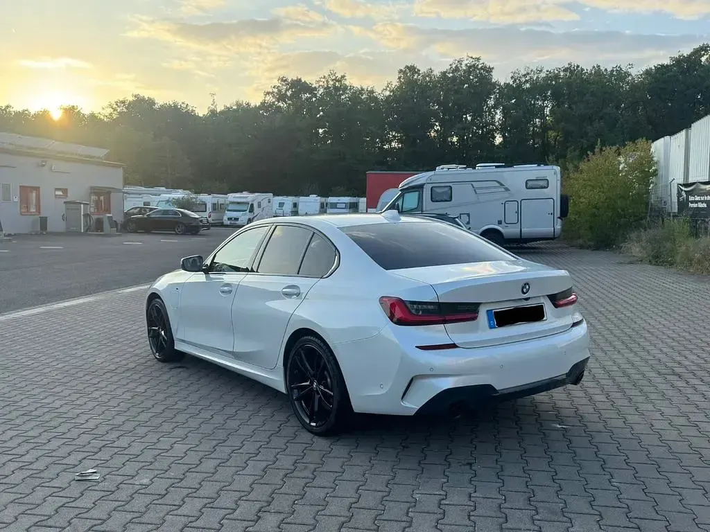 Gebraucht BMW 330e M Sport 292 PS (214 kW) 2021 Weiß Limousine