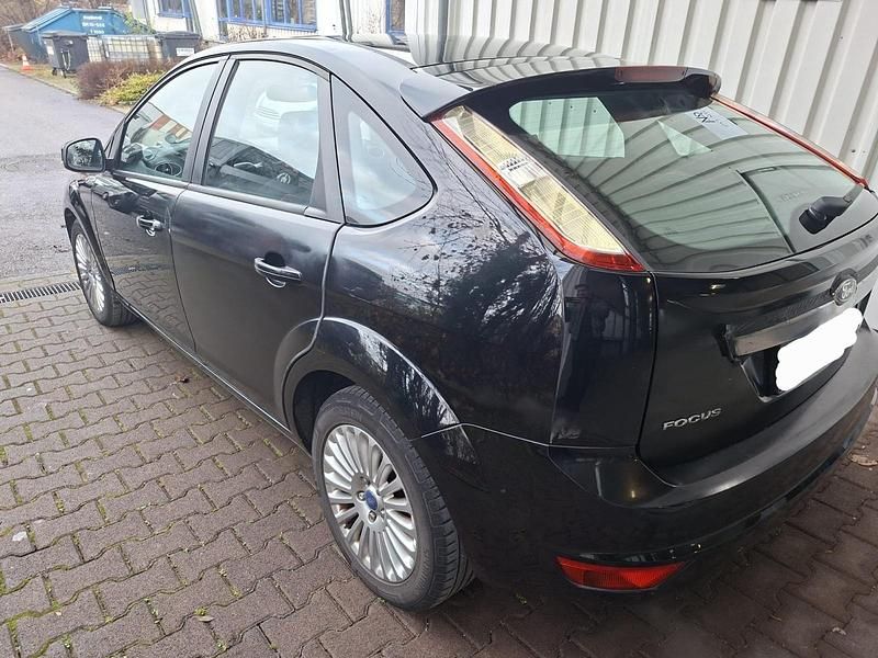 Gebraucht Ford Focus 105 PS (77 kW) 2008 Schwarz Kleinwagen