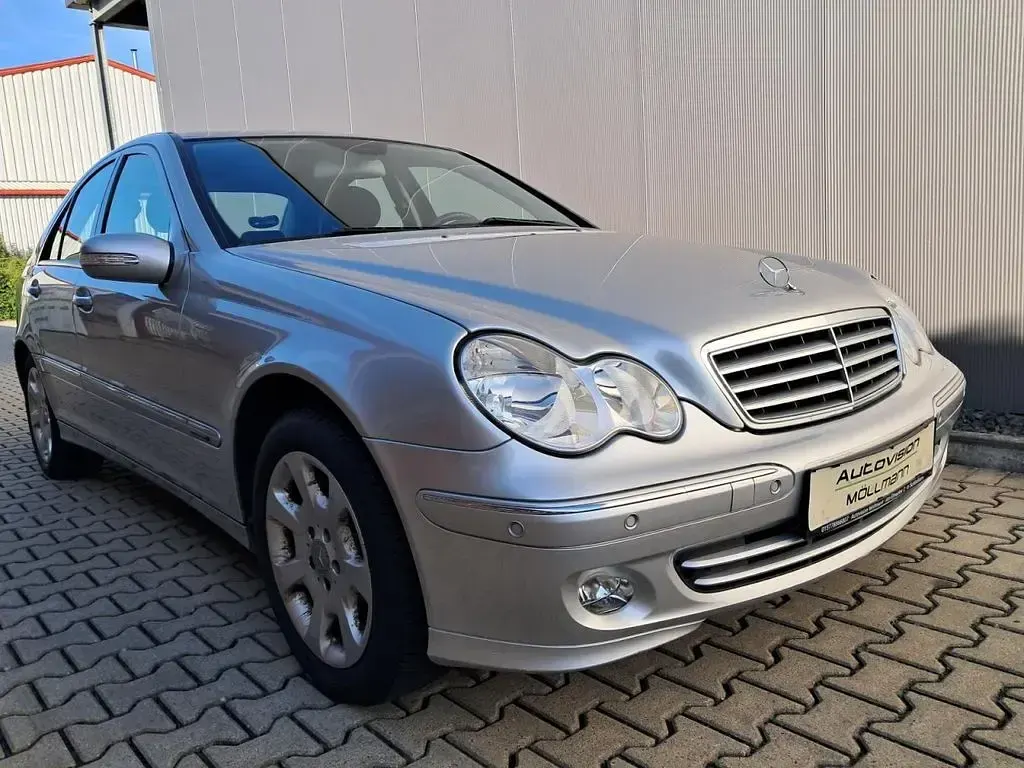 Gebraucht Mercedes C180 143 PS (105 kW) 2005 Silber Limousine