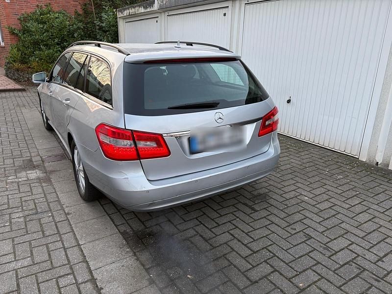 Gebraucht Mercedes E200 136 PS (100 kW) 2010 Silber Kombi